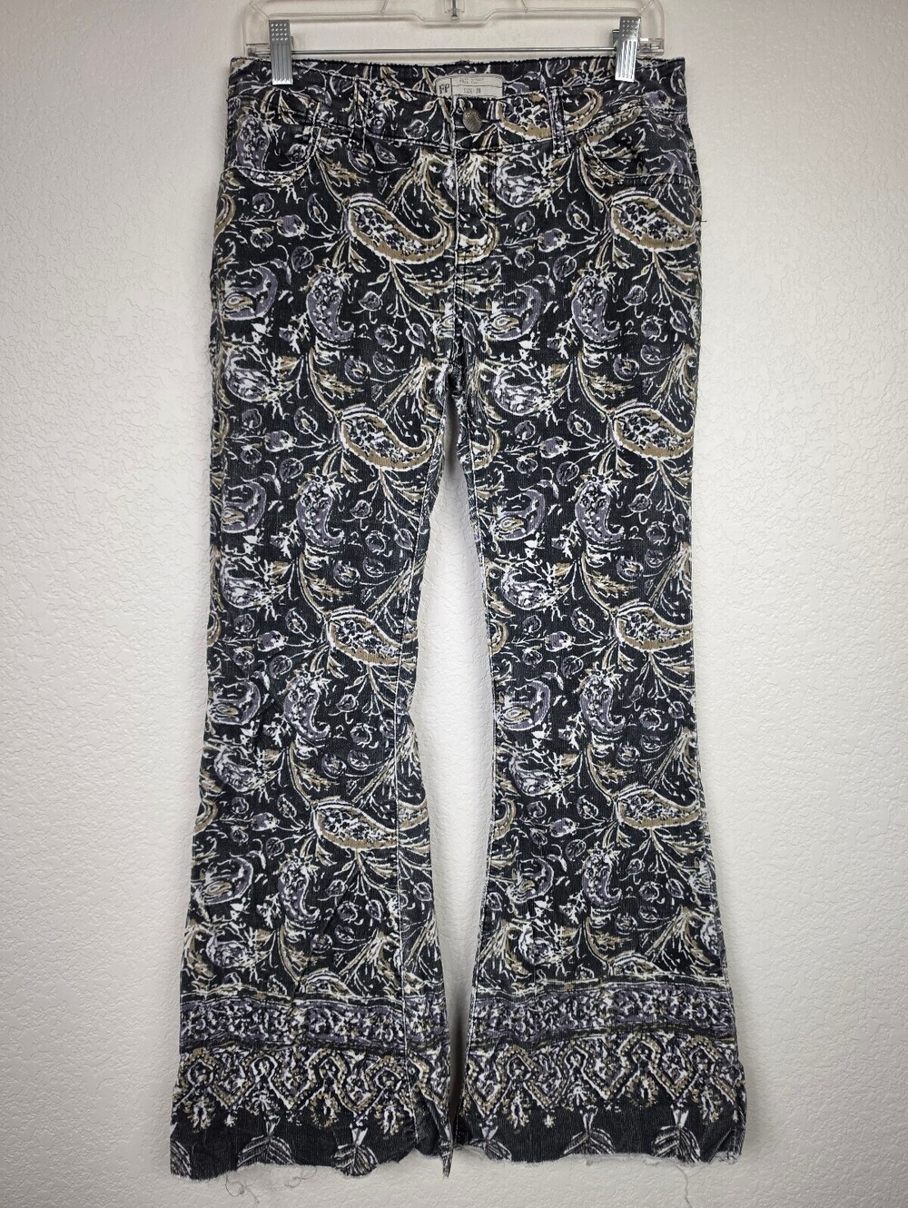 Free People Size 28 Black Paisley Print Flared Pants